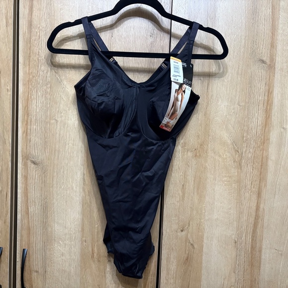 NWT Miraclesuit Bodysuit Womens 42 DD Body Briefer Underwire Black Adjustable - Picture 3 of 8